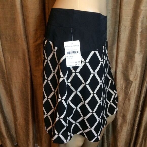 Collective Concepts Pleated Skirt-Diamond Pattern - Picture 3 of 12